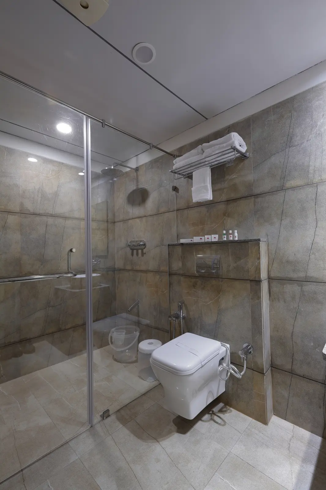 Premium Twin bathroom